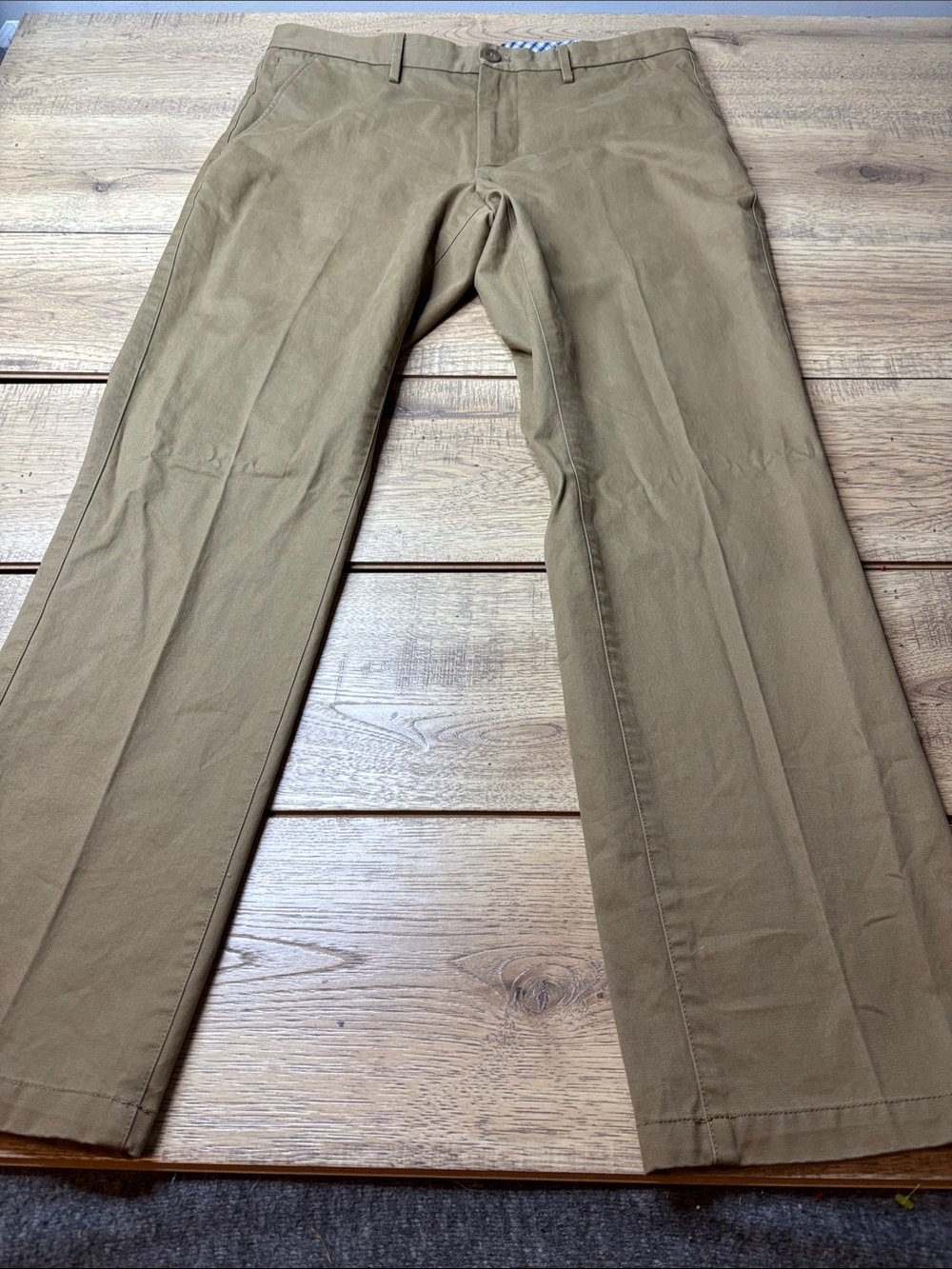 Men’s Banana Republic Kentfield Pants- Khaki Straight Leg Size 35x32 NWT